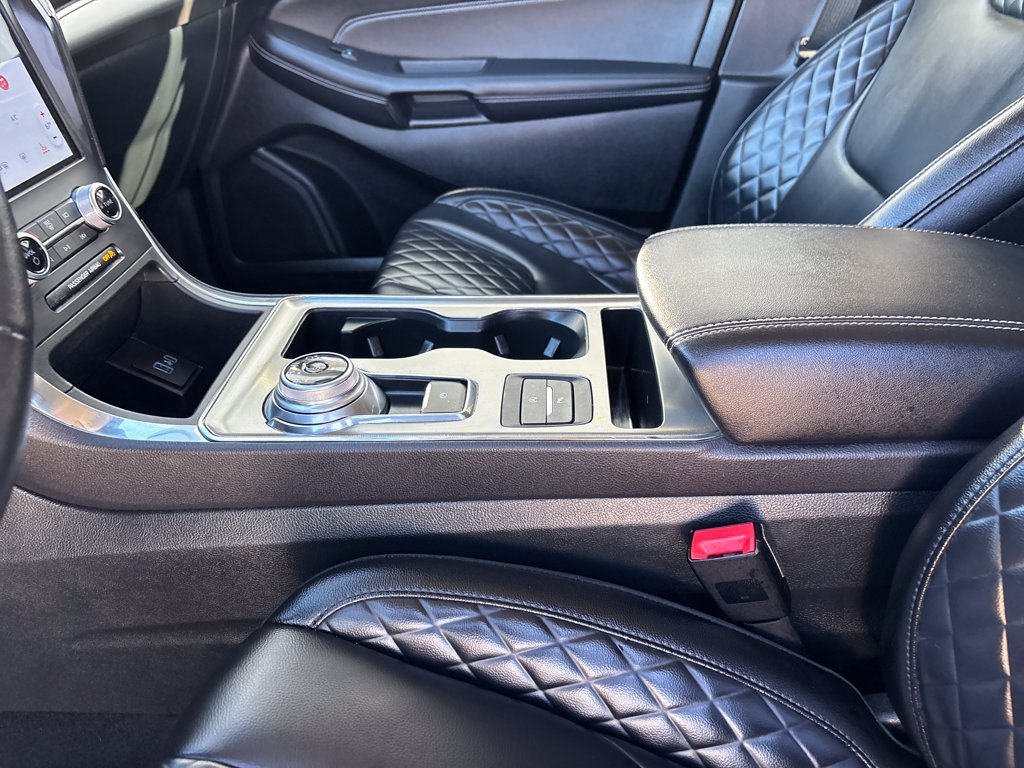 Certified 2024 Ford Edge Titanium AWD/4WD image 21