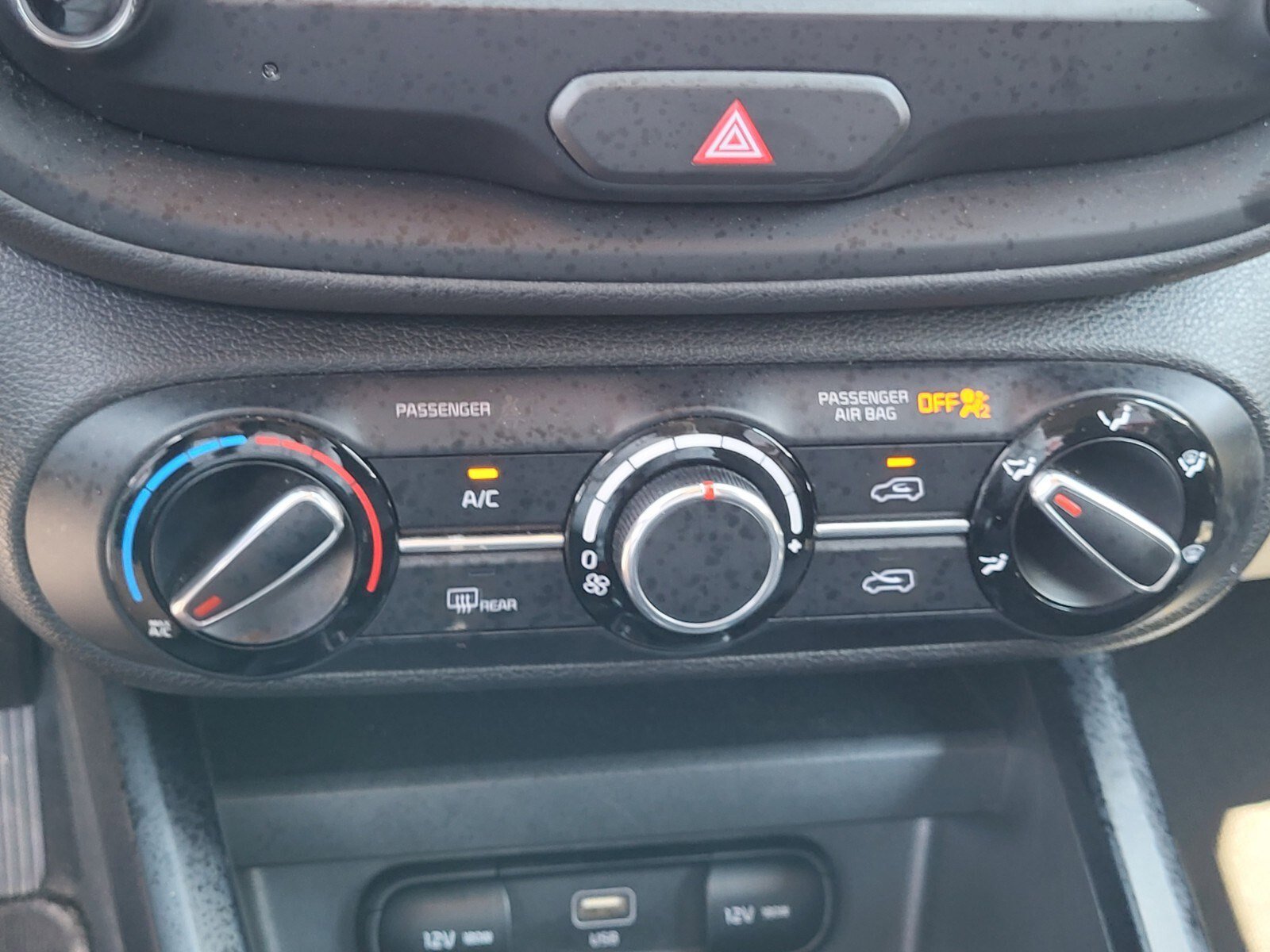Used 2025 Kia Soul LX w/ LX Technology Package FWD image 22