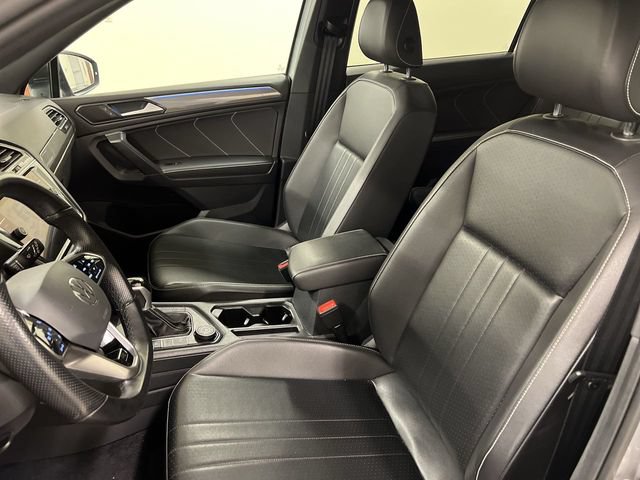 Used 2022 Volkswagen Tiguan SE R-Line AWD/4WD image 4