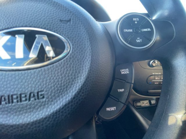Used 2017 Kia Soul + FWD image 18