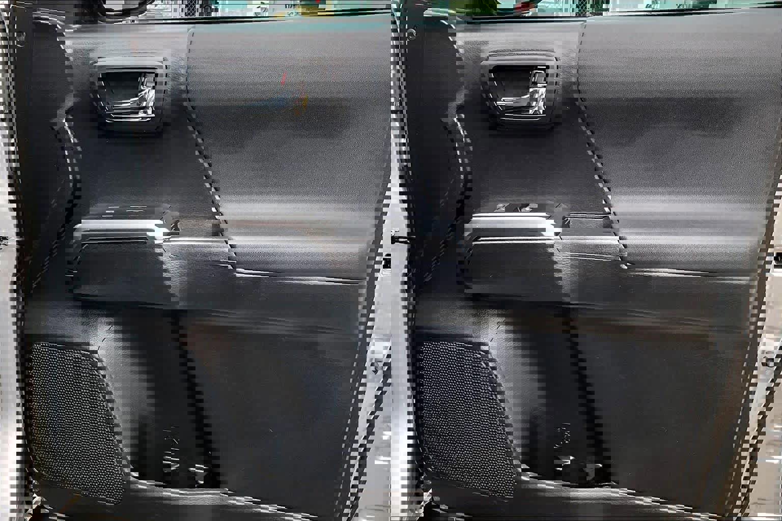 Used 2020 Toyota Tacoma TRD Sport image 24