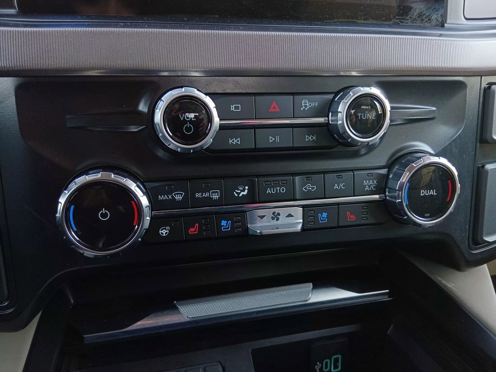 Certified 2025 Ford F450 Platinum w/ Platinum Plus Package image 22