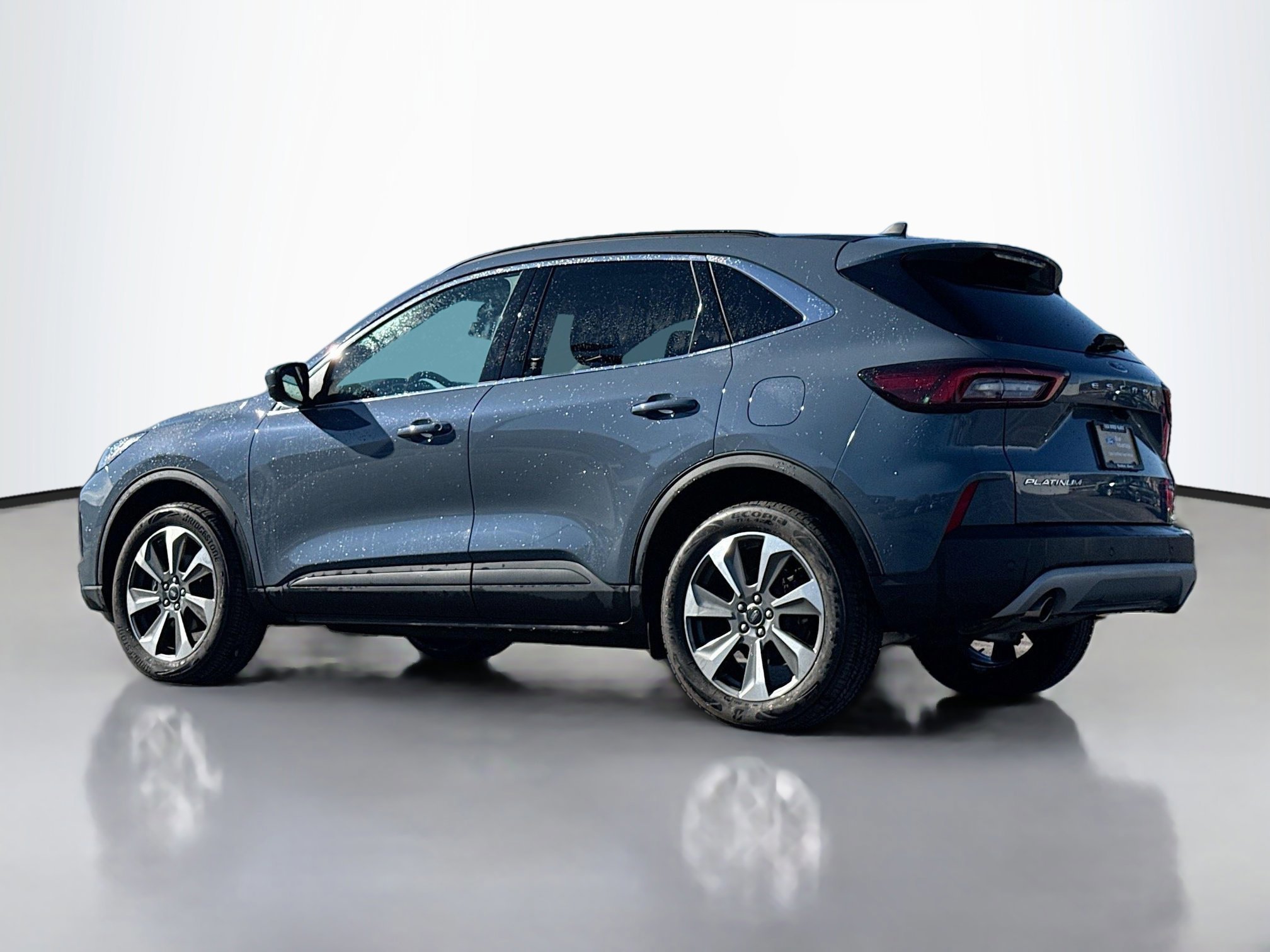 Certified 2023 Ford Escape Platinum image 2