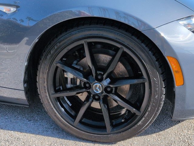Used 2021 MAZDA MX-5 Miata RF Grand Touring RWD image 9