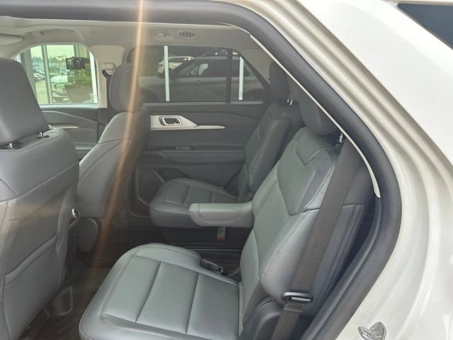 Certified 2025 Ford Explorer Active w/ Active Comfort Package AWD/4WD image 28