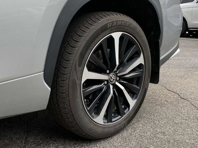 Used 2022 Toyota Highlander XSE image 11