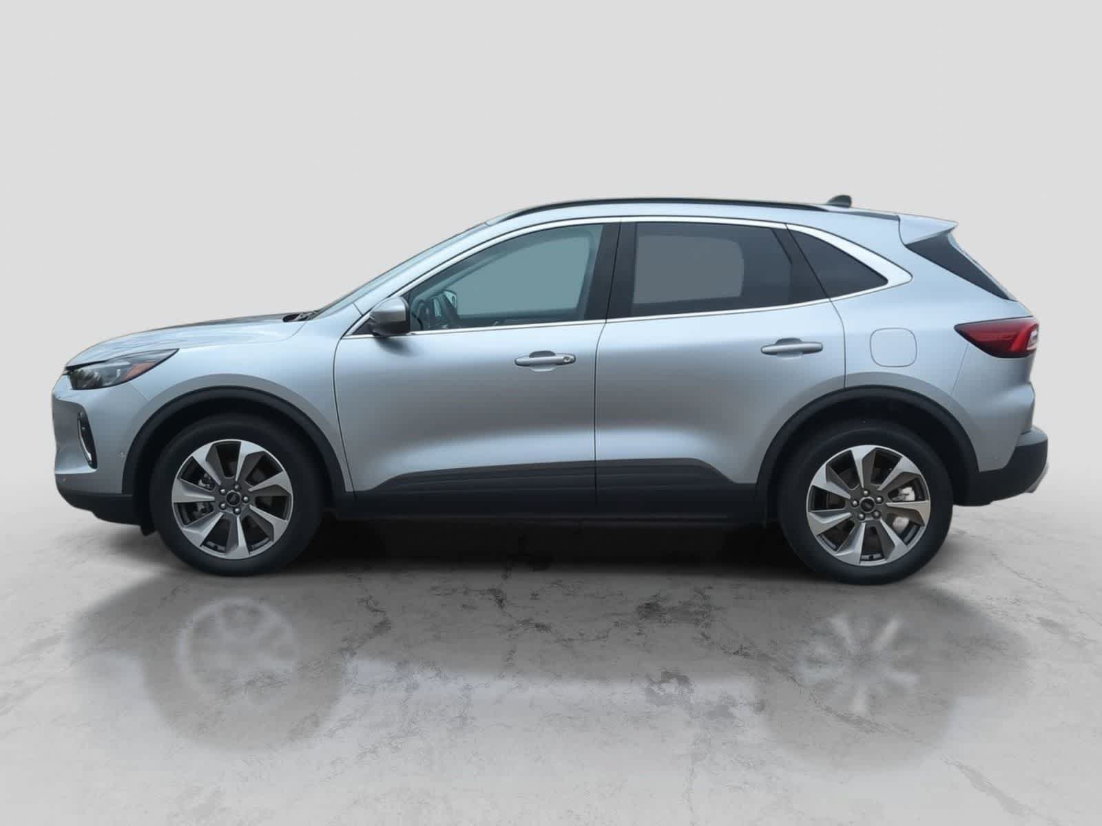 Certified 2023 Ford Escape Platinum w/ Premium Technology Package AWD/4WD image 5