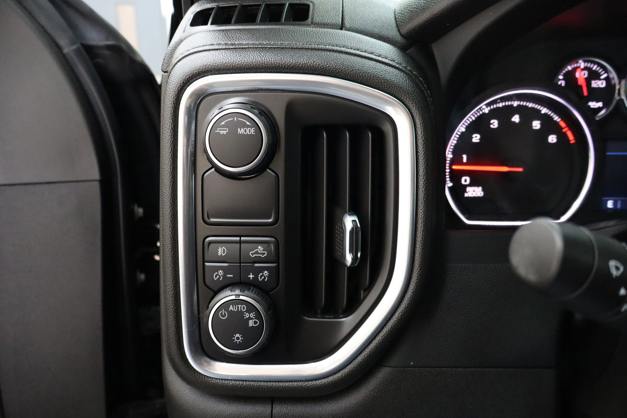 Used 2023 Chevrolet Silverado 3500 LT w/ Convenience Package image 15