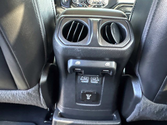 Used 2022 Jeep Wrangler Unlimited Sahara w/ Cold Weather Group AWD/4WD image 9