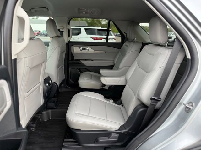 Certified 2025 Ford Explorer Active w/ Active Comfort Package AWD/4WD image 16