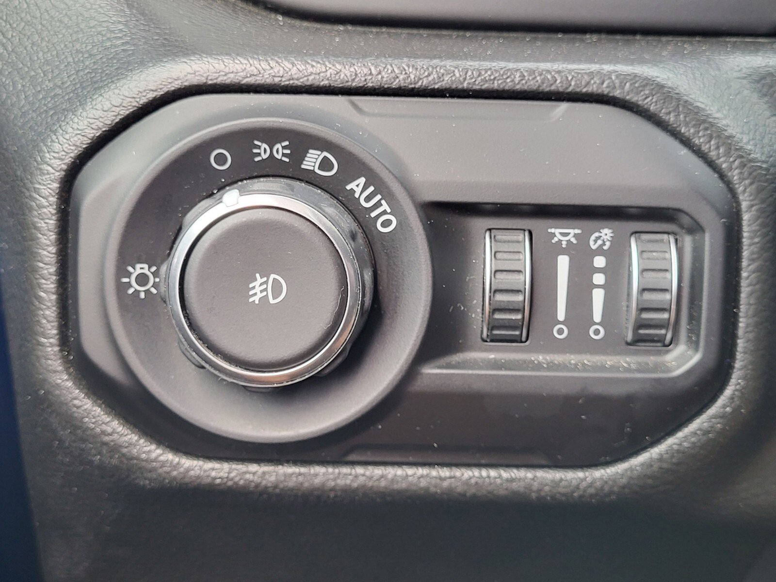 Used 2022 Jeep Wrangler Unlimited Sport image 23