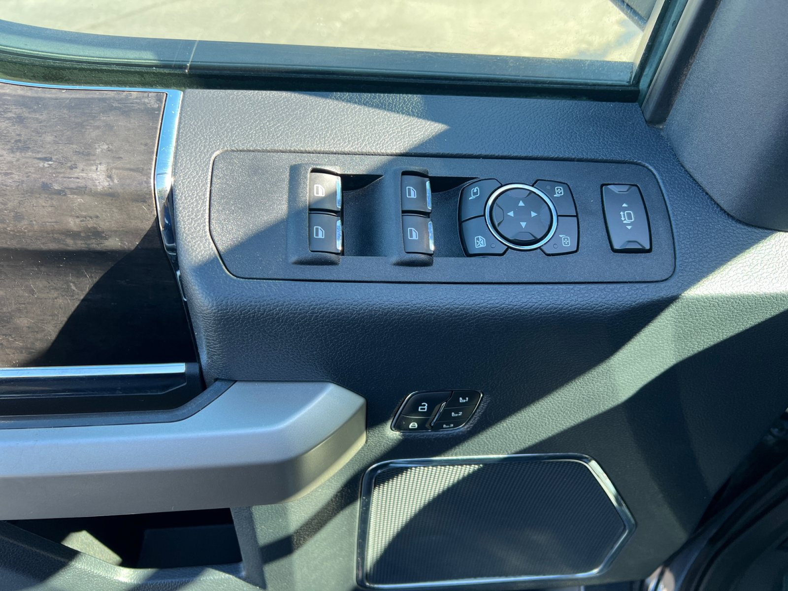 Certified 2022 Ford F350 Lariat w/ Lariat Ultimate Package AWD/4WD image 11