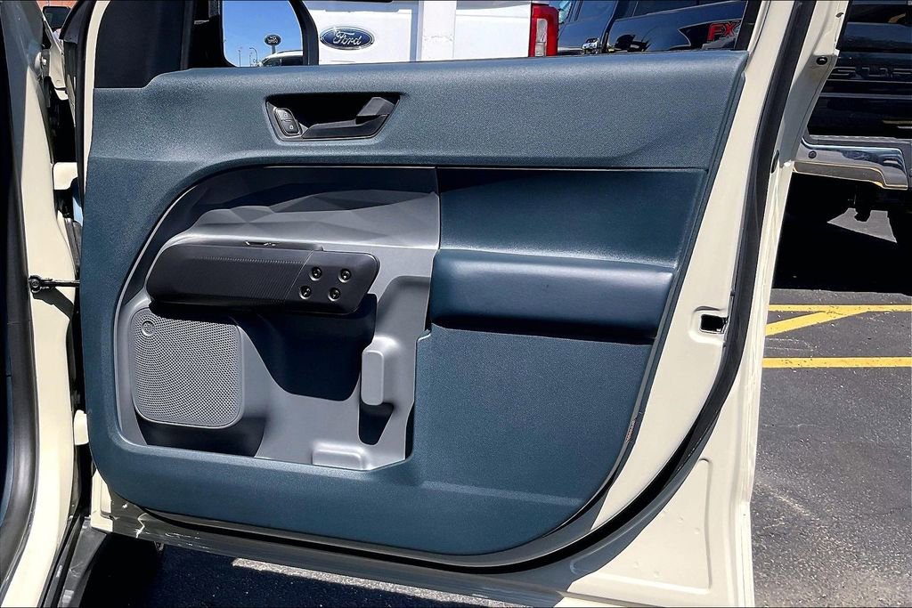 Certified 2025 Ford Maverick XLT w/ Black Appearance Package AWD/4WD image 21