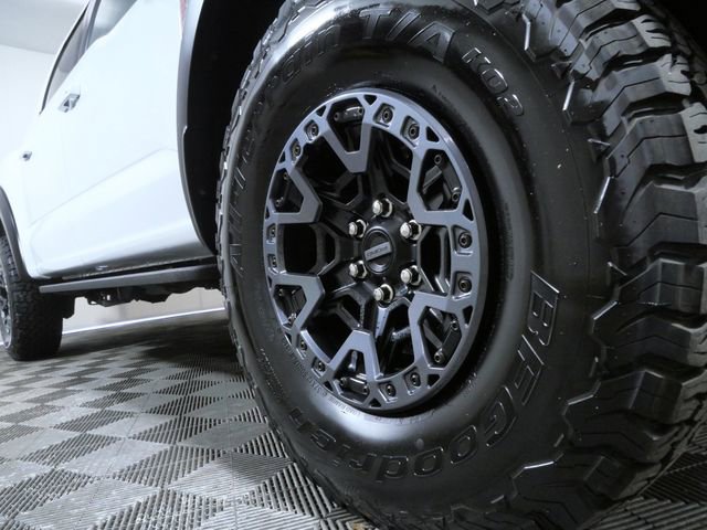 Certified 2025 Ford F150 Raptor w/ Equipment Group 803A Raptor R AWD/4WD image 2