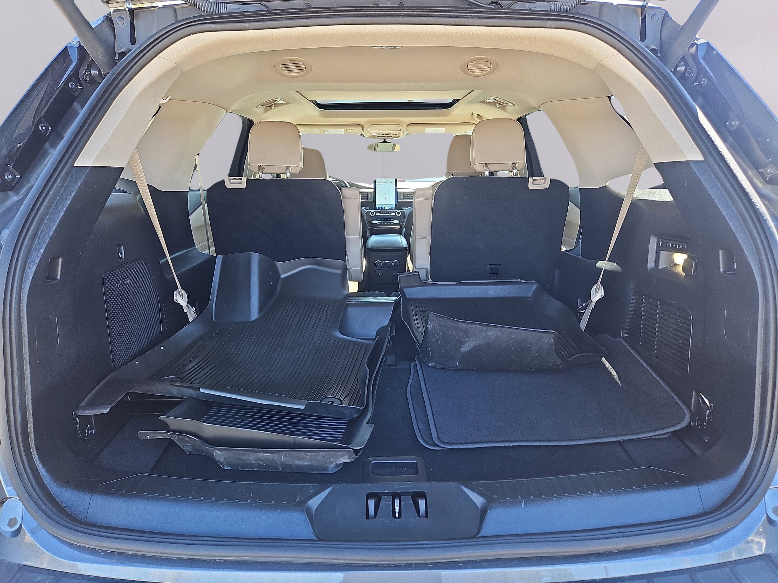 Certified 2022 Ford Explorer Limited w/ Limited Technology Package AWD/4WD image 35
