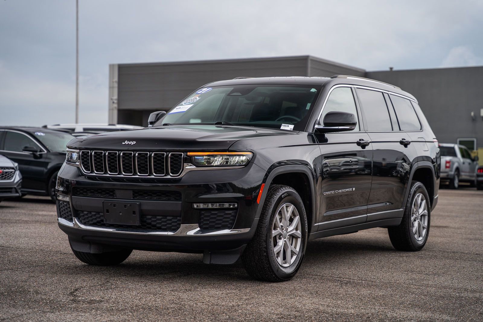 Used 2021 Jeep Grand Cherokee L Limited AWD/4WD image 4