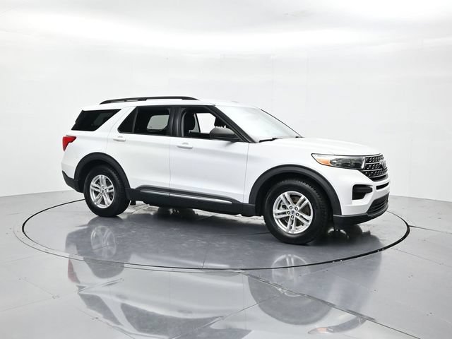 Certified 2021 Ford Explorer XLT RWD image 3