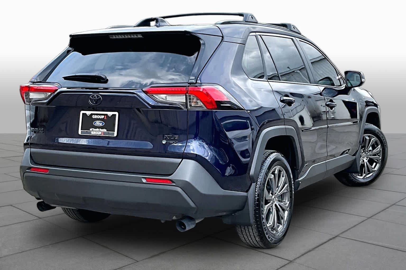 Used 2025 Toyota RAV4 XLE Premium AWD/4WD image 7
