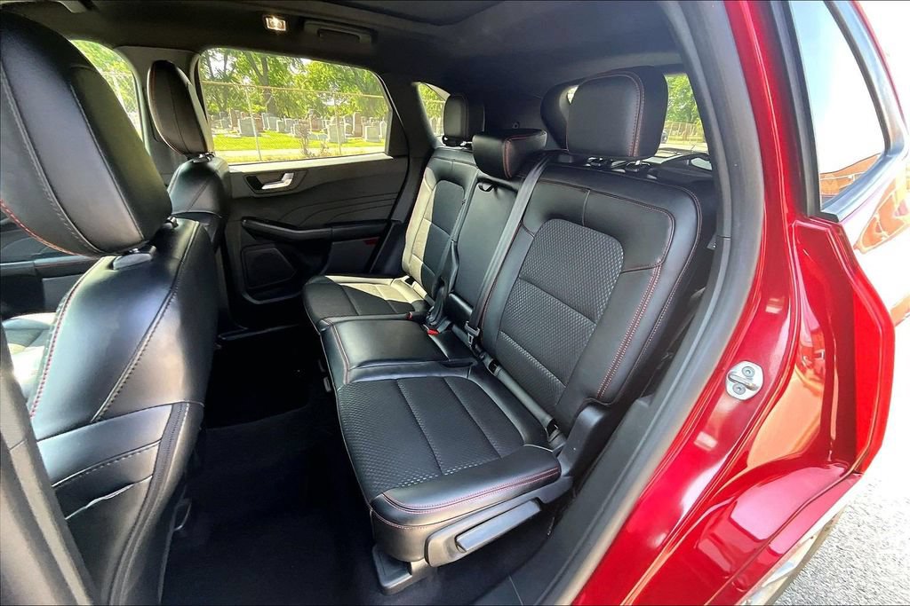 Certified 2024 Ford Escape ST-Line AWD/4WD image 25