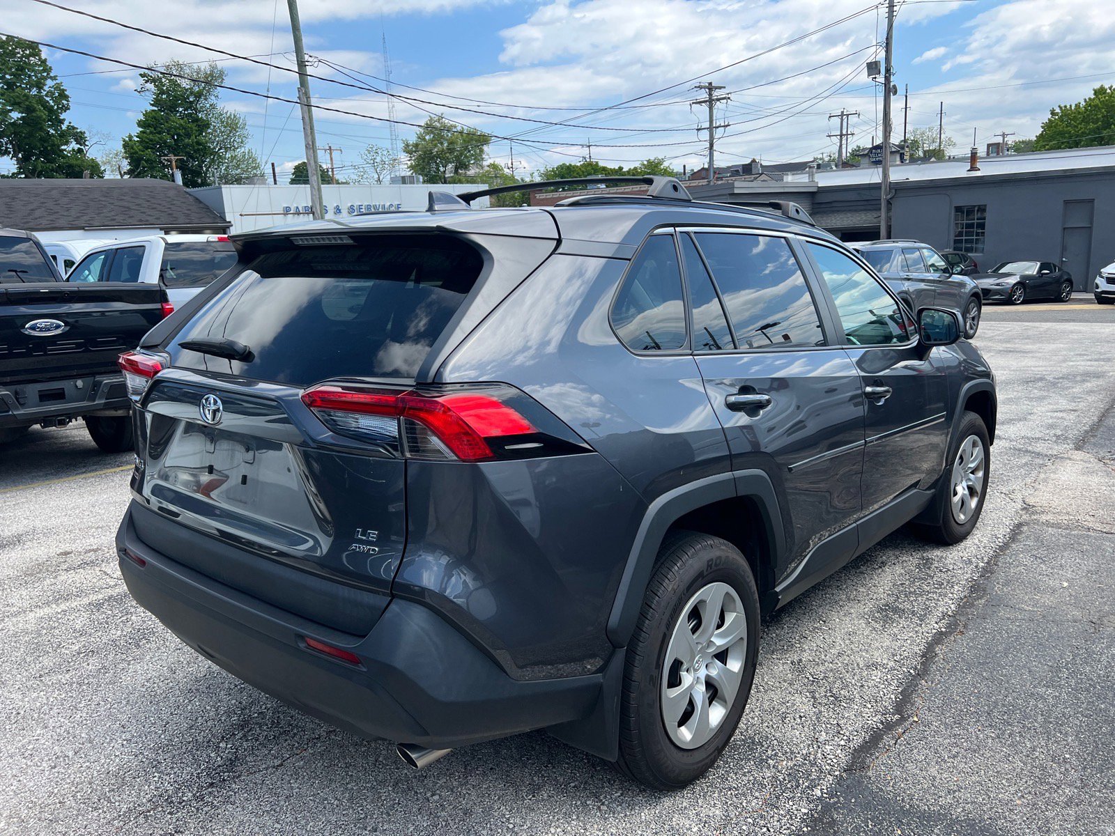 Used 2021 Toyota RAV4 LE w/ Carpet Mat Package (TMS) AWD/4WD image 3