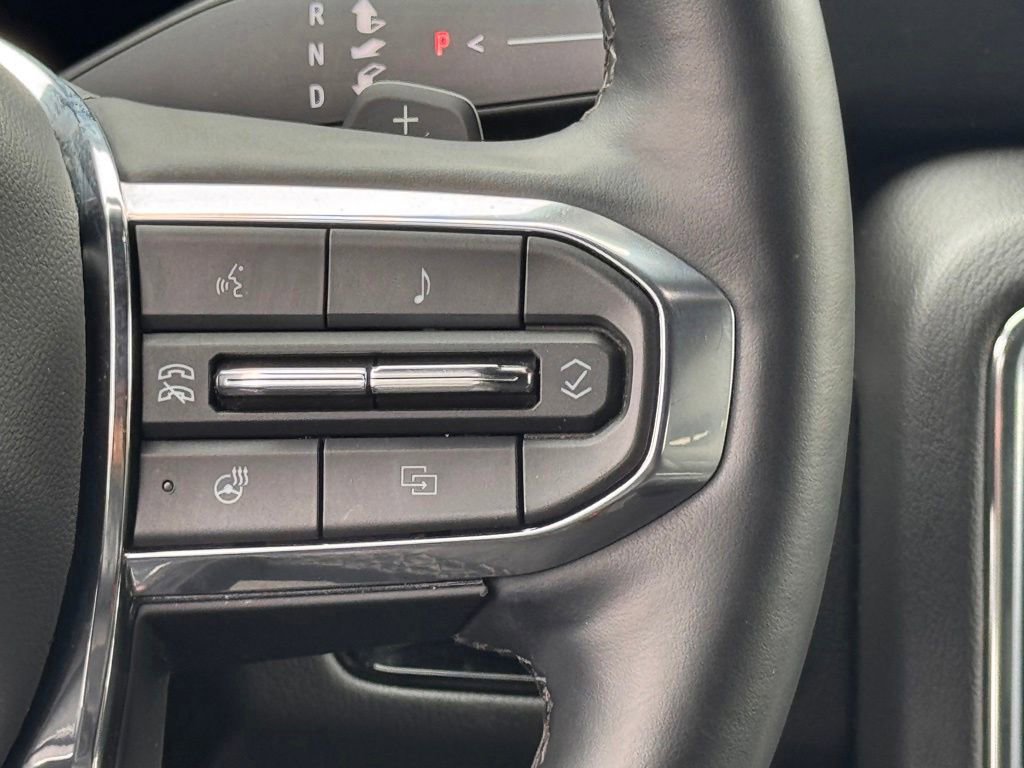Used 2025 GMC Yukon Denali AWD/4WD image 24