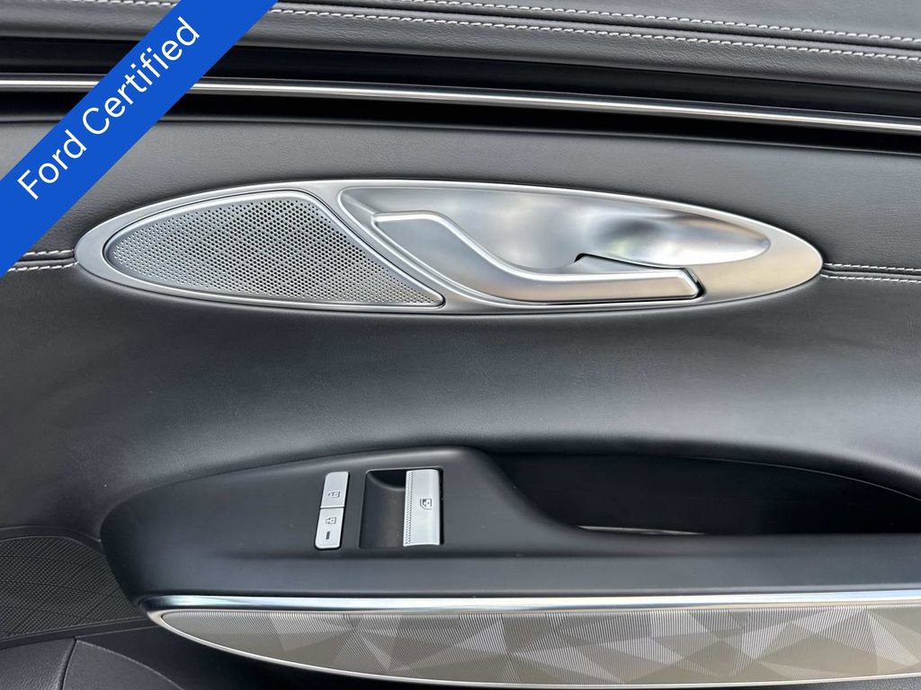 Used 2025 Genesis GV70 3.5T Sport w/ Sport Advanced Package image 16