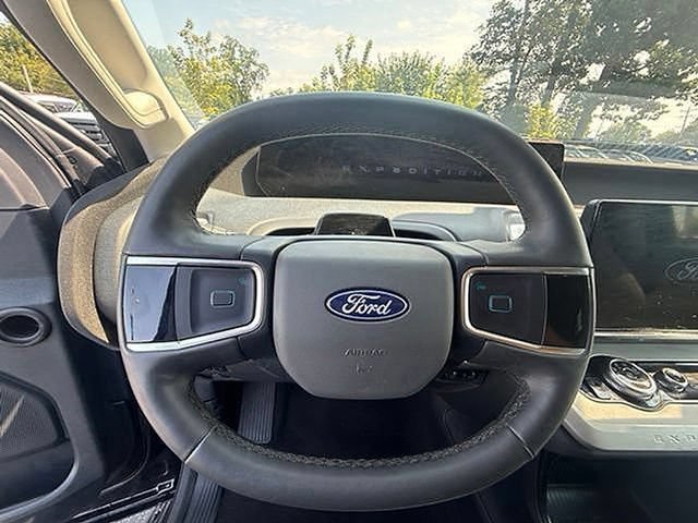 Certified 2025 Ford Expedition Active AWD/4WD image 26