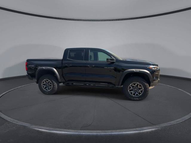 Used 2025 Chevrolet Colorado ZR2 w/ Technology Package AWD/4WD image 9