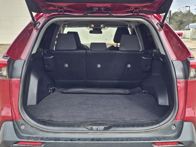Used 2021 Toyota RAV4 XLE image 28