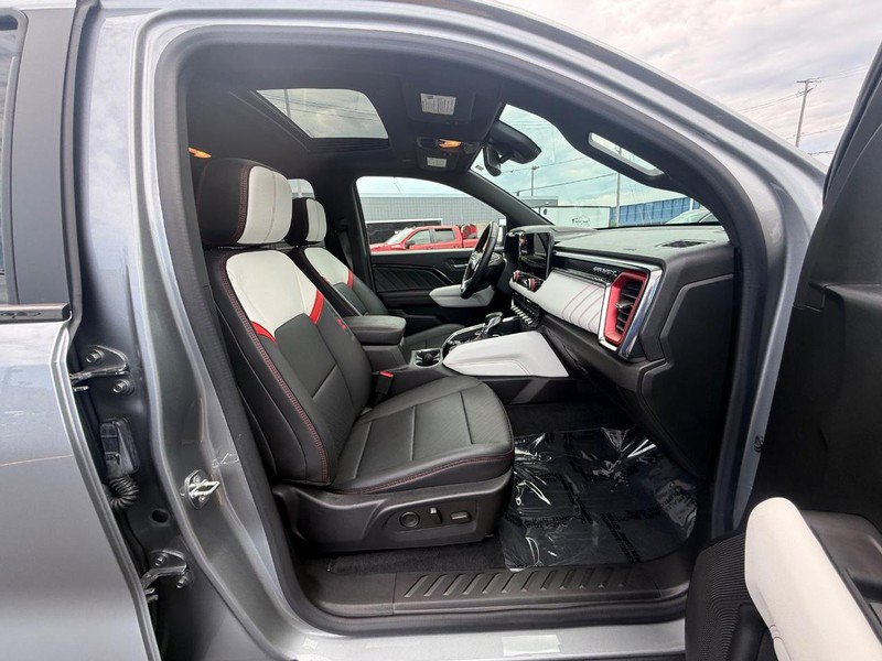 Used 2023 GMC Canyon AT4X AWD/4WD image 13