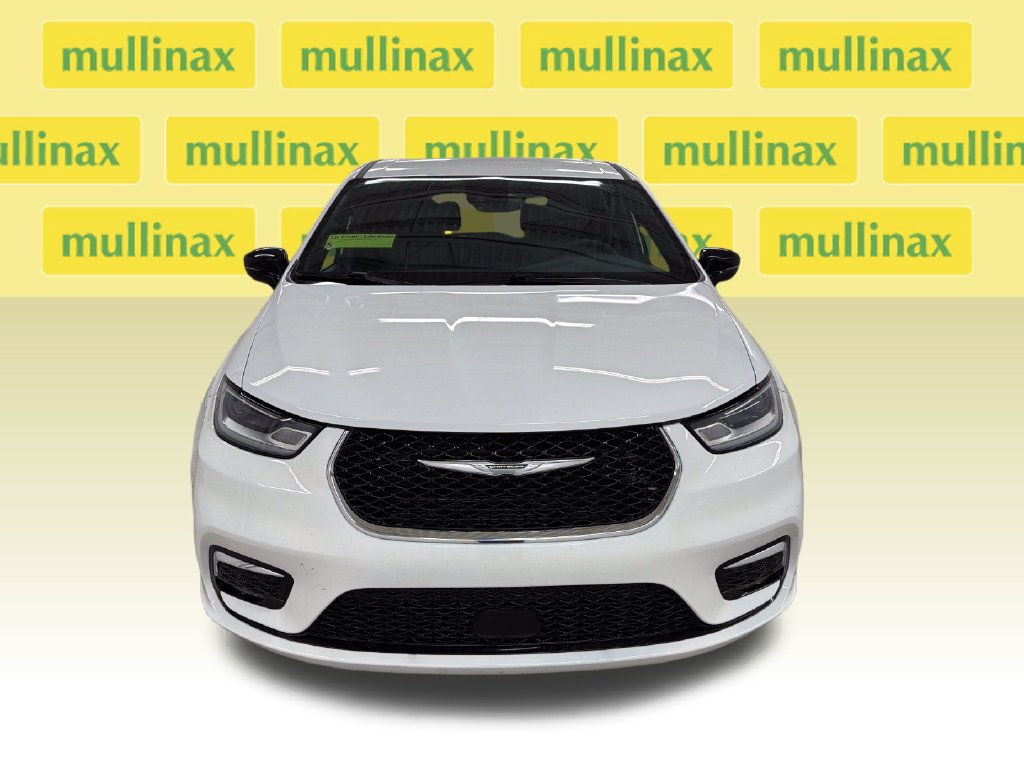 Used 2025 Chrysler Pacifica Select FWD image 15