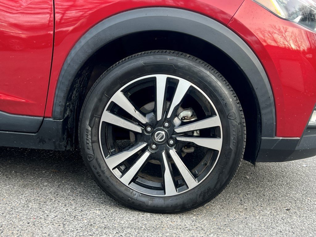 Used 2019 Nissan Kicks SR image 9