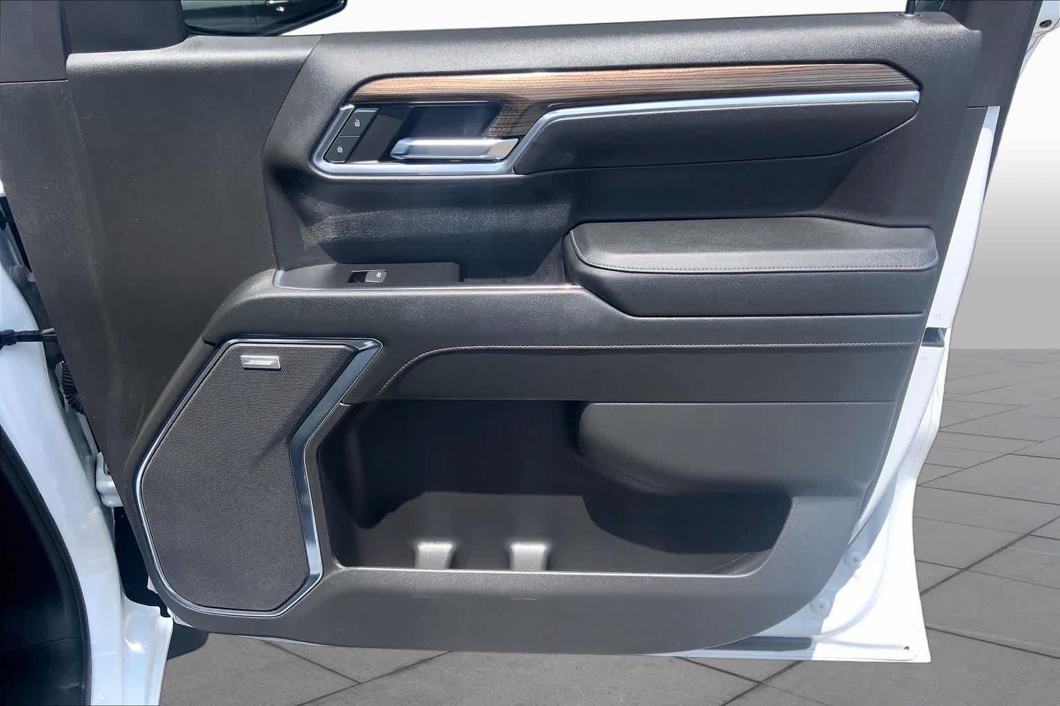 Used 2023 Chevrolet Silverado 1500 LT Trail Boss w/ Convenience Package II AWD/4WD image 23