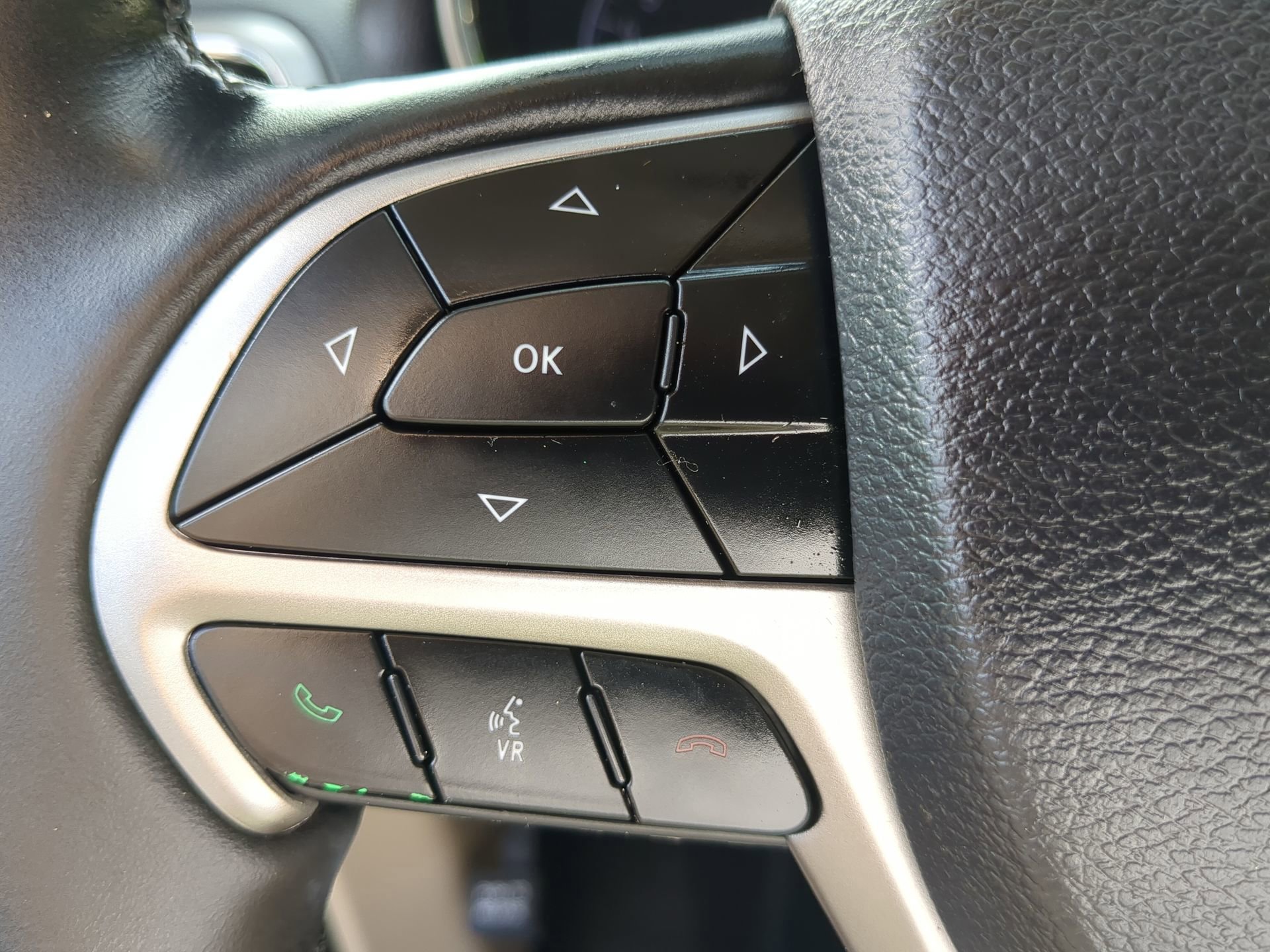 Used 2019 Jeep Grand Cherokee Limited image 57