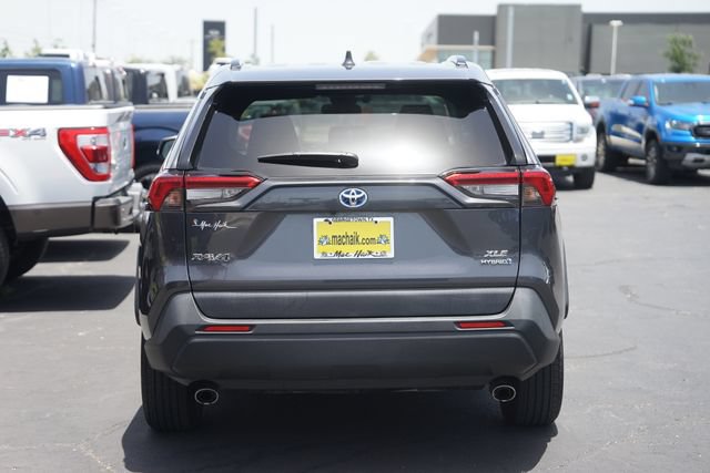 Used 2021 Toyota RAV4 XLE Premium AWD/4WD image 7