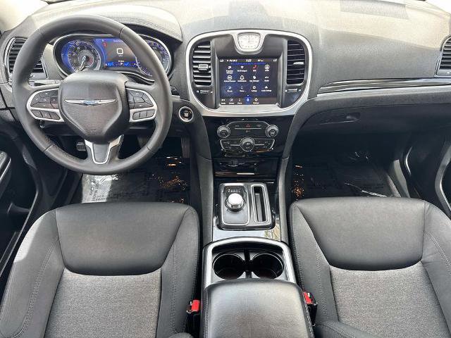 Used 2023 Chrysler 300 Touring image 8