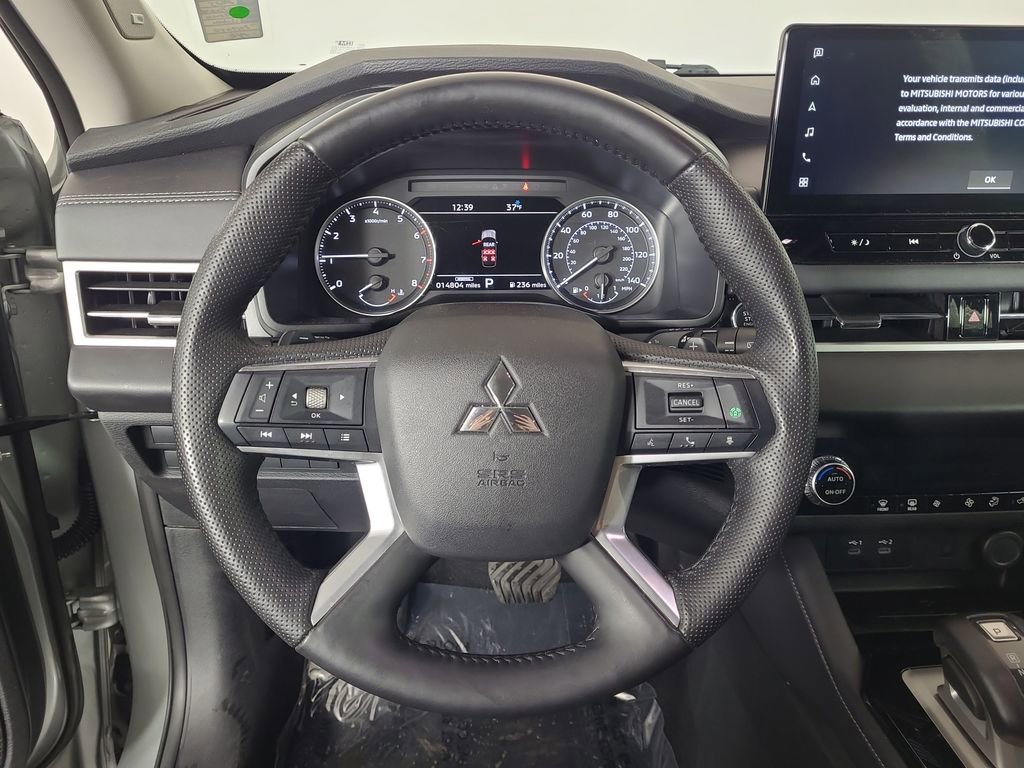 Used 2025 Mitsubishi Outlander AWD image 12