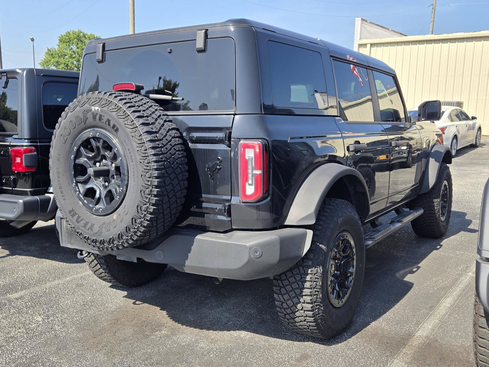 Certified 2024 Ford Bronco Wildtrak AWD/4WD image 3