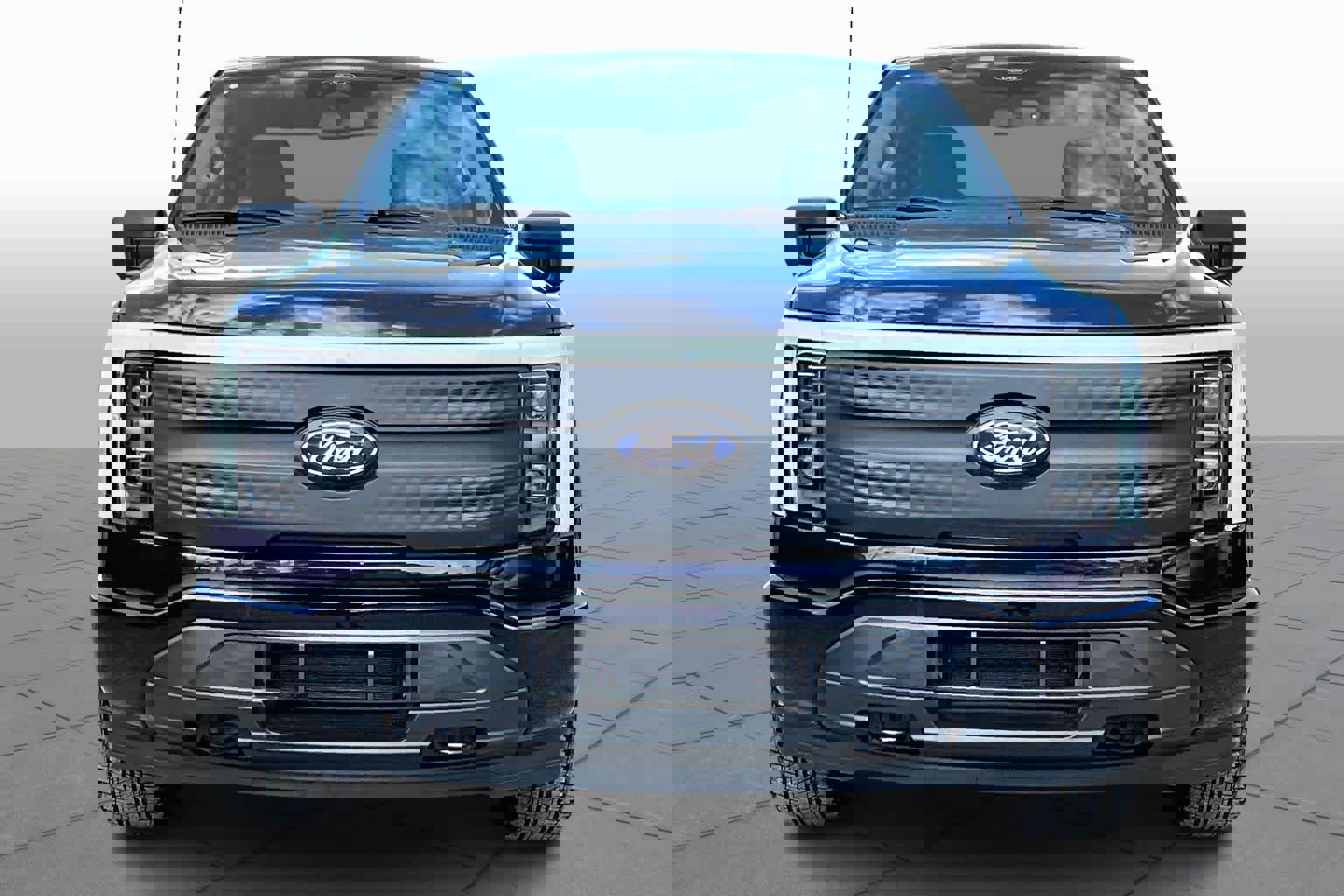 Certified 2025 Ford F150 Lightning XLT w/ Max Trailer Tow Package image 7