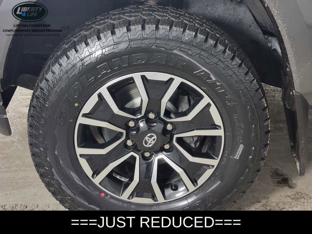Used 2022 Toyota Tacoma TRD Sport w/ Technology Package AWD/4WD image 10