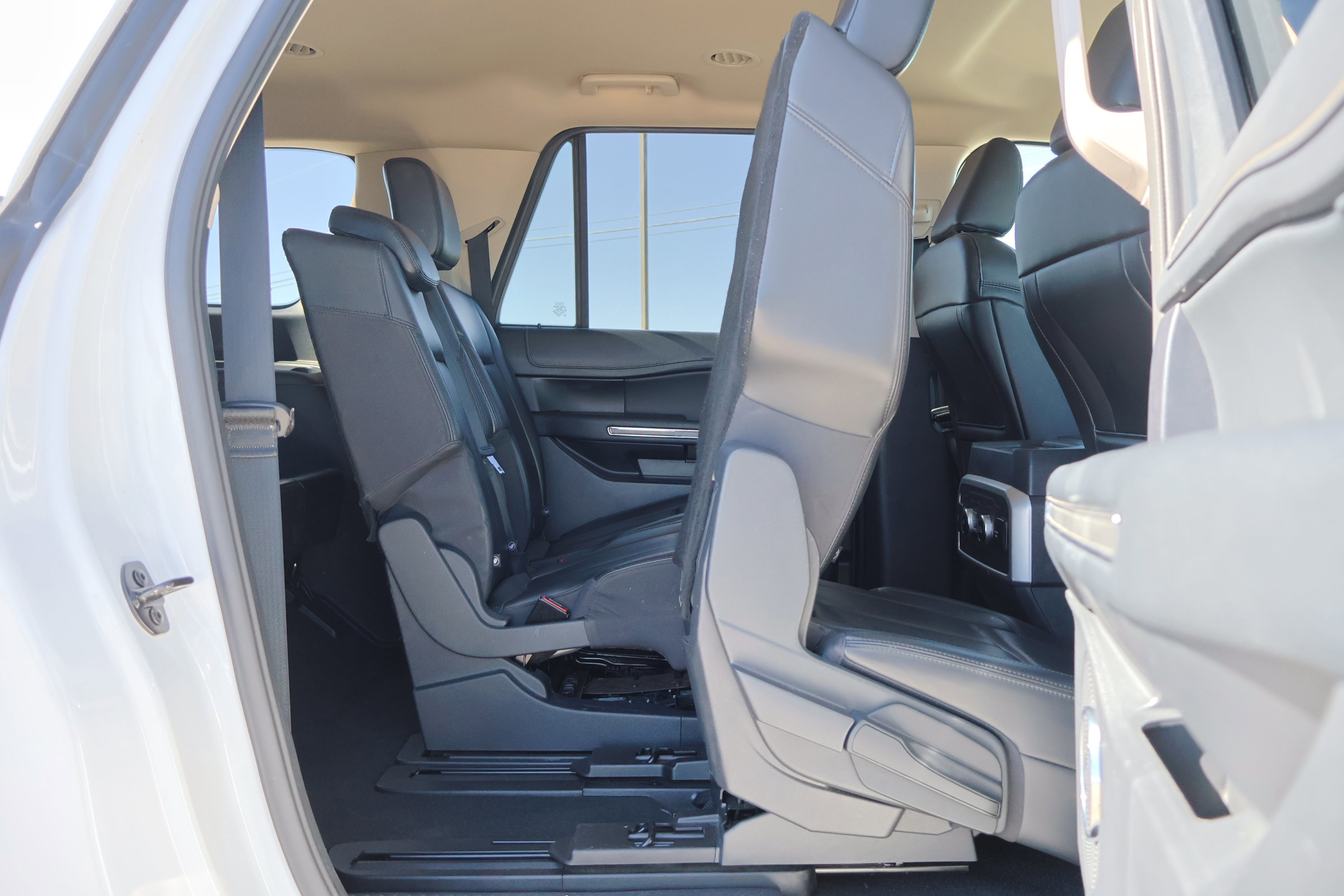 Certified 2024 Ford Expedition Max XLT image 39