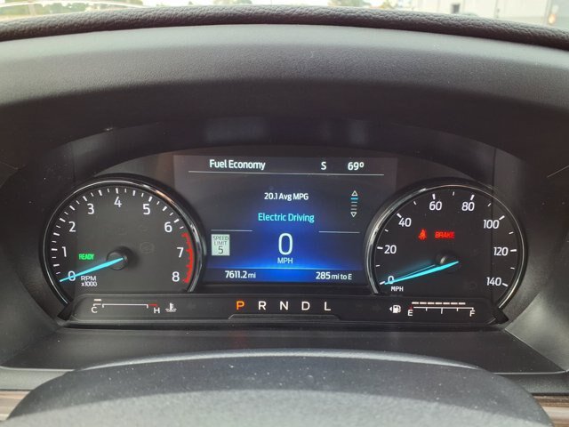 Certified 2022 Ford Explorer Limited w/ Hybrid Equipment Group 310A AWD/4WD image 15