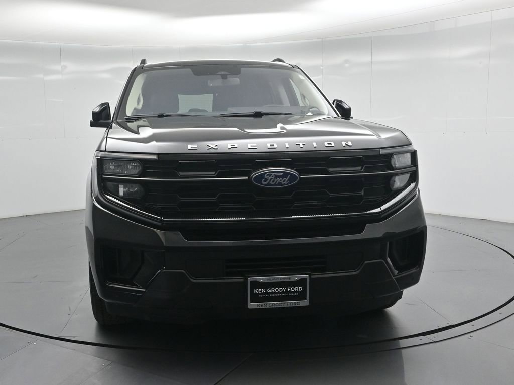Certified 2025 Ford Expedition Active AWD/4WD image 57