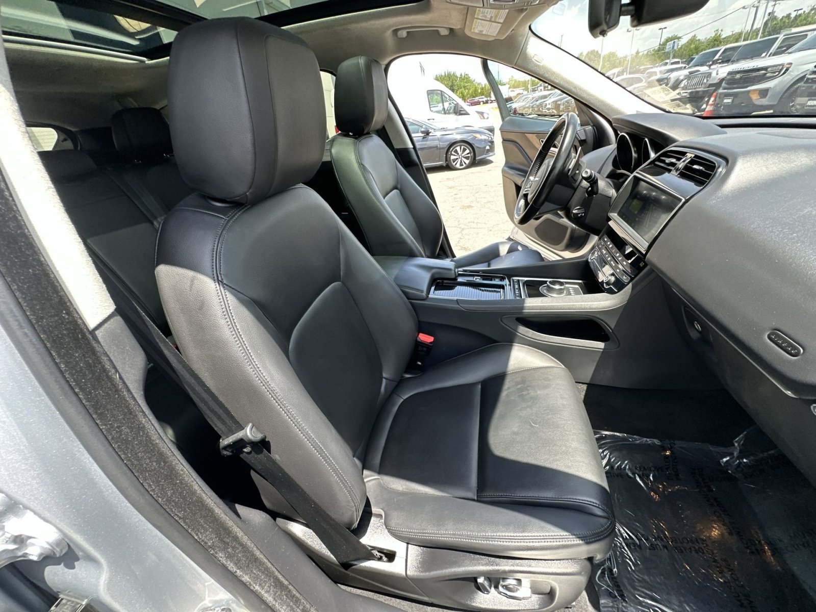 Used 2020 Jaguar F-PACE Premium AWD/4WD image 35