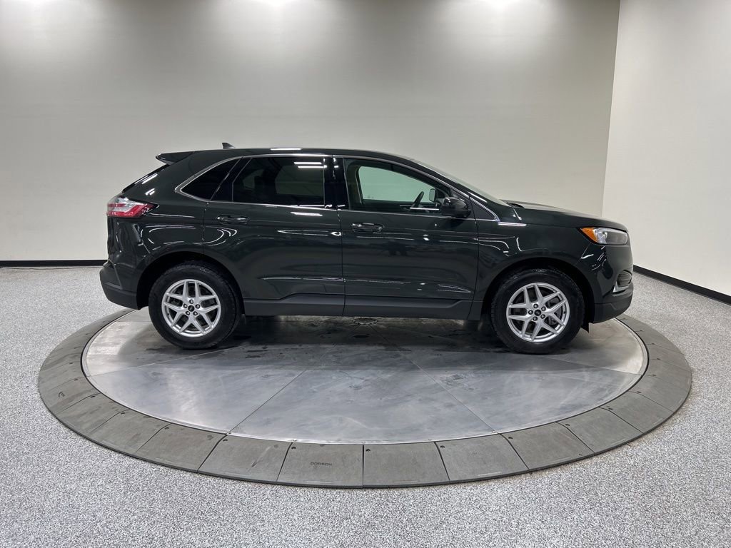 Certified 2024 Ford Edge SEL w/ Convenience Package AWD/4WD image 6