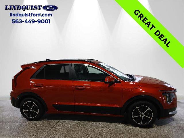 Used 2023 Kia Niro SX image 6