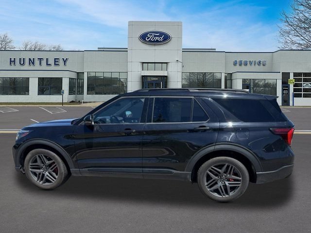 Certified 2025 Ford Explorer ST AWD/4WD image 7