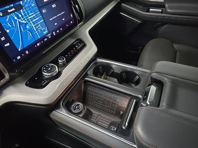Certified 2025 Ford Expedition Active AWD/4WD image 32
