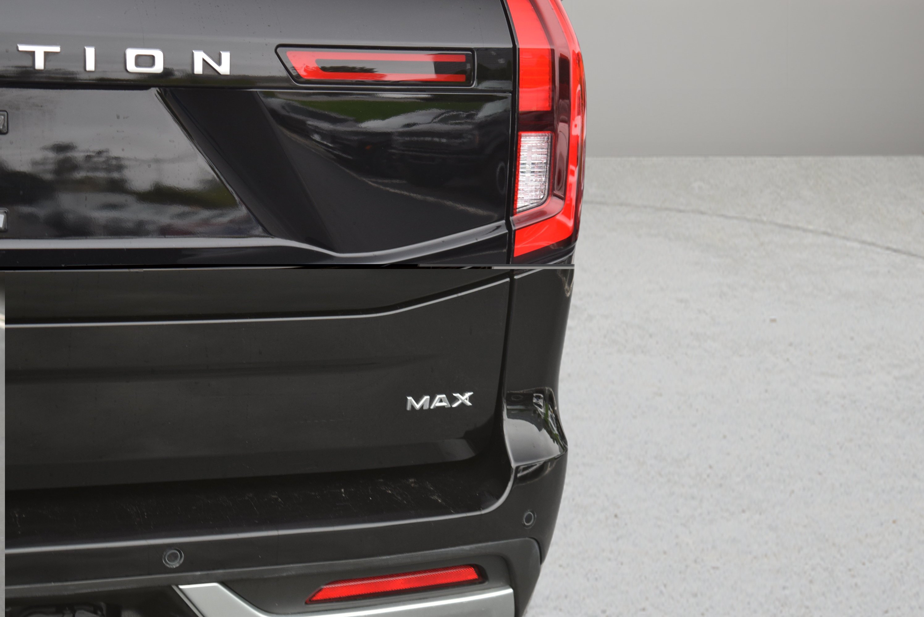 Certified 2025 Ford Expedition Max Platinum AWD/4WD image 6