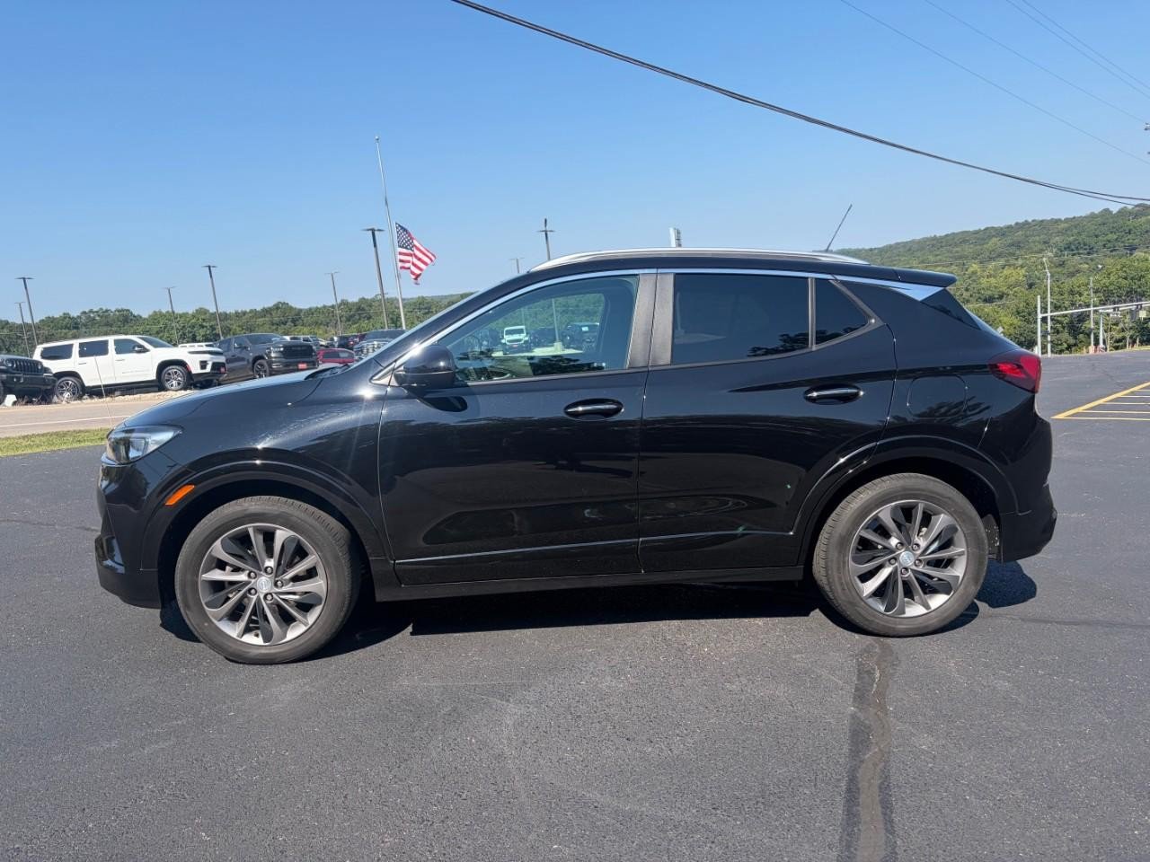 Used 2023 Buick Encore GX Select w/ Sport Touring Package FWD image 2